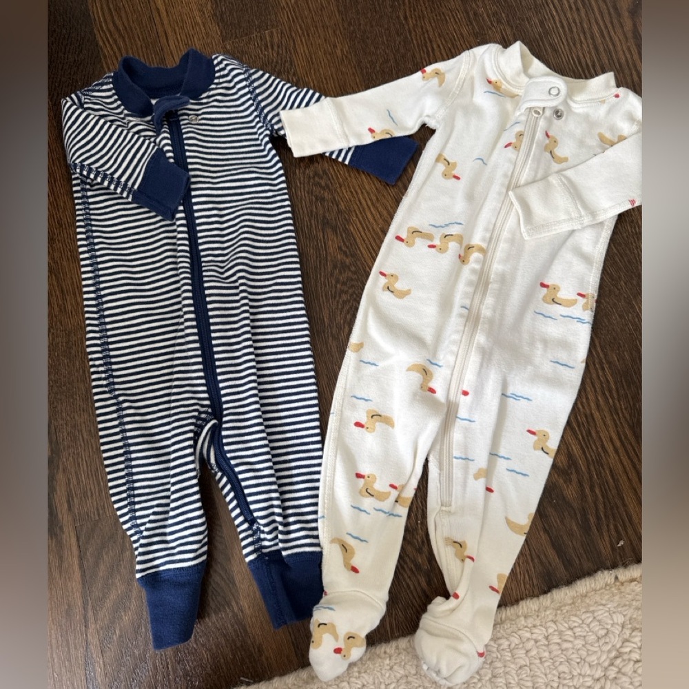 2 Hanna Andersson Pajamas 0-3 Months EUC